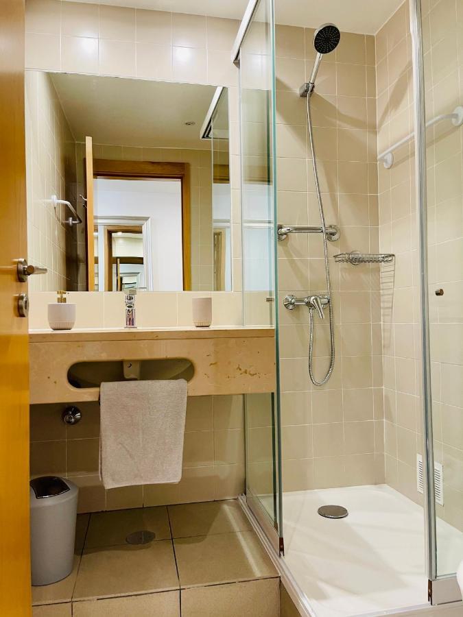 Angies Marina Apartment, Includes 2 Free Passes For The Marina Pool Lagos Exterior foto